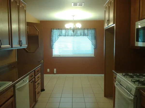 $385,000 | 2856 Poquita Street, Sacramento, CA 95815