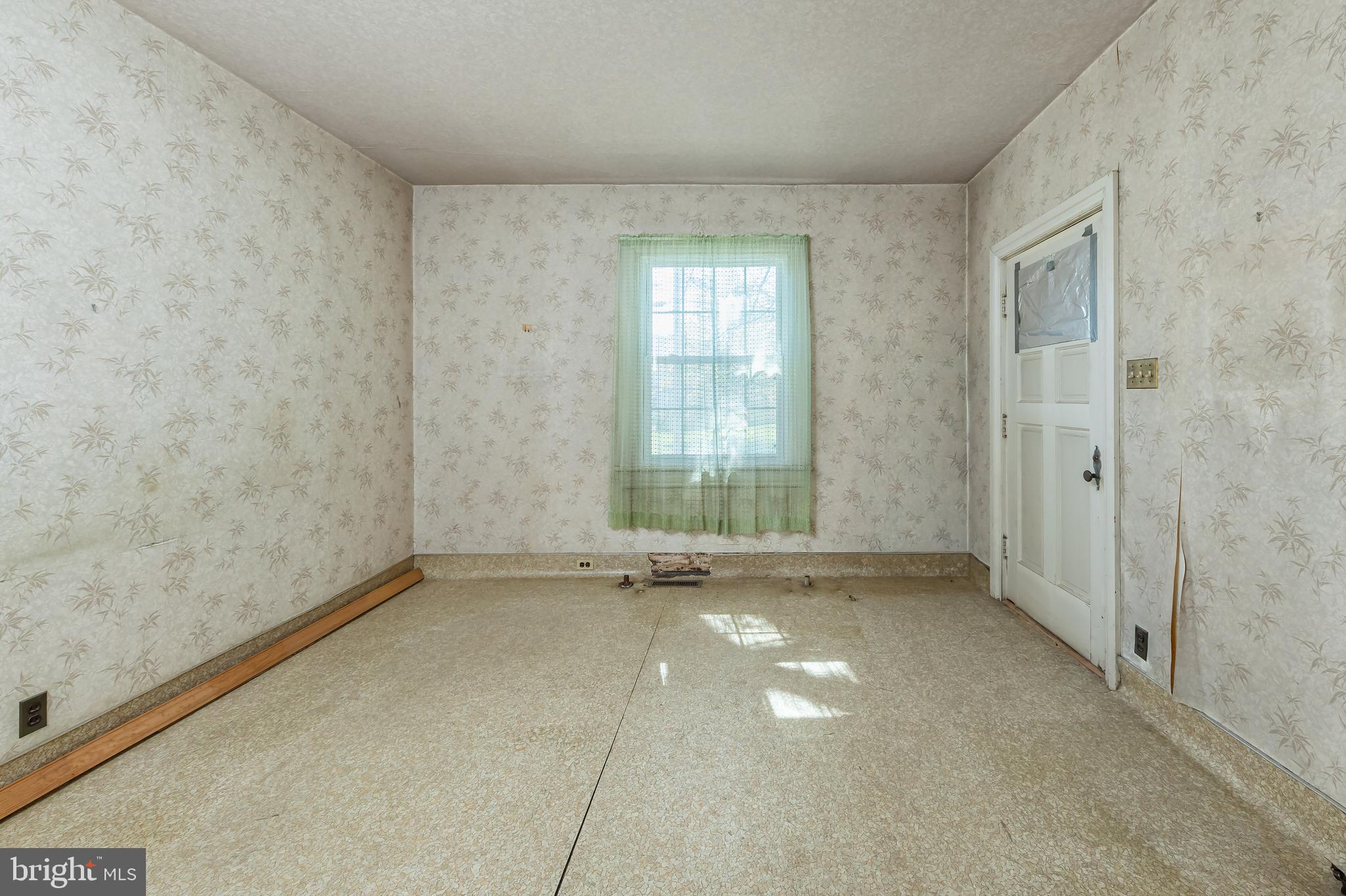 54 State Street Glassboro, NJ 08028 - Photo 10 of 29 Waiting Area-Office