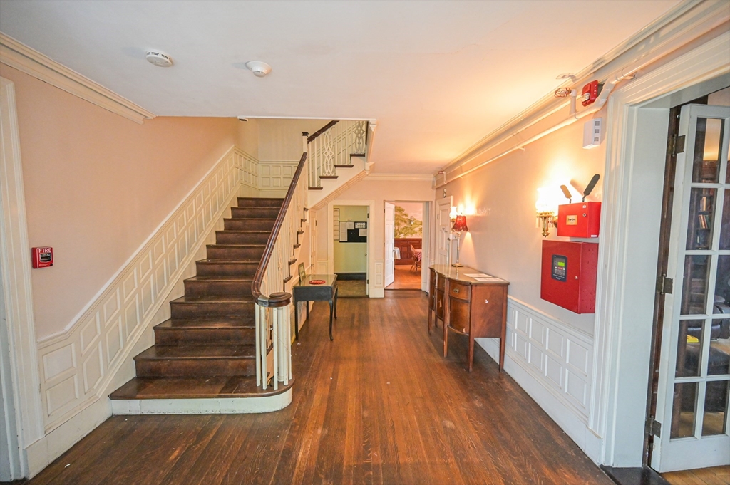 54 Nahant Street Lynn, MA 01902 - Photo 3 of 32