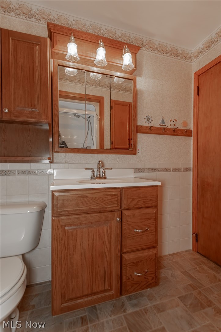11570 Girdled Road Painesville, OH 44077 - Photo 21 of 38 Bath #2