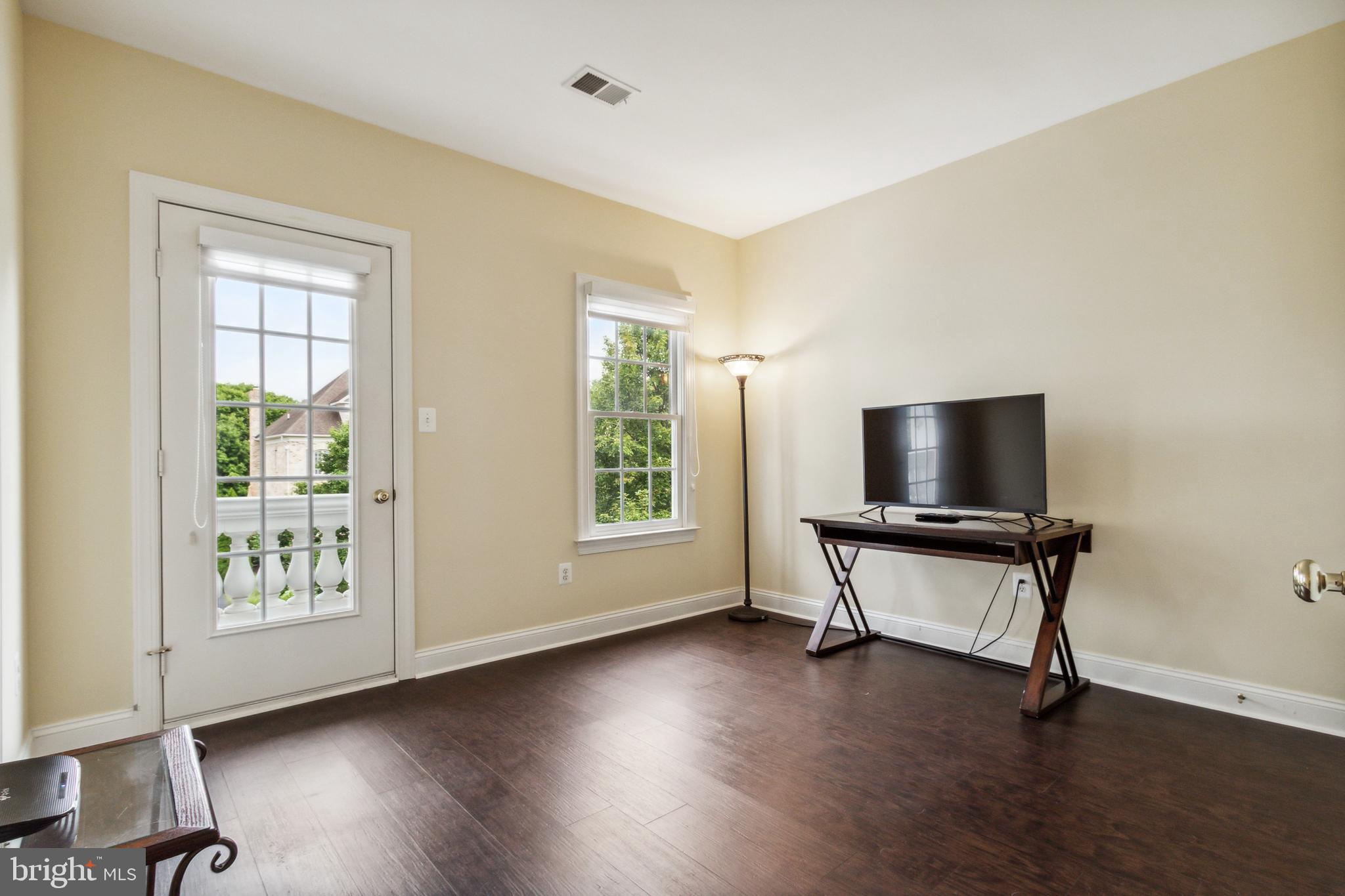 16000 Tryon Way Gainesville, VA 20155 - Photo 64 of 126 Another Upper Level Suite