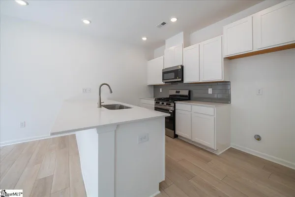 $1,800 | 124 Selton Place, Taylors, SC 29687