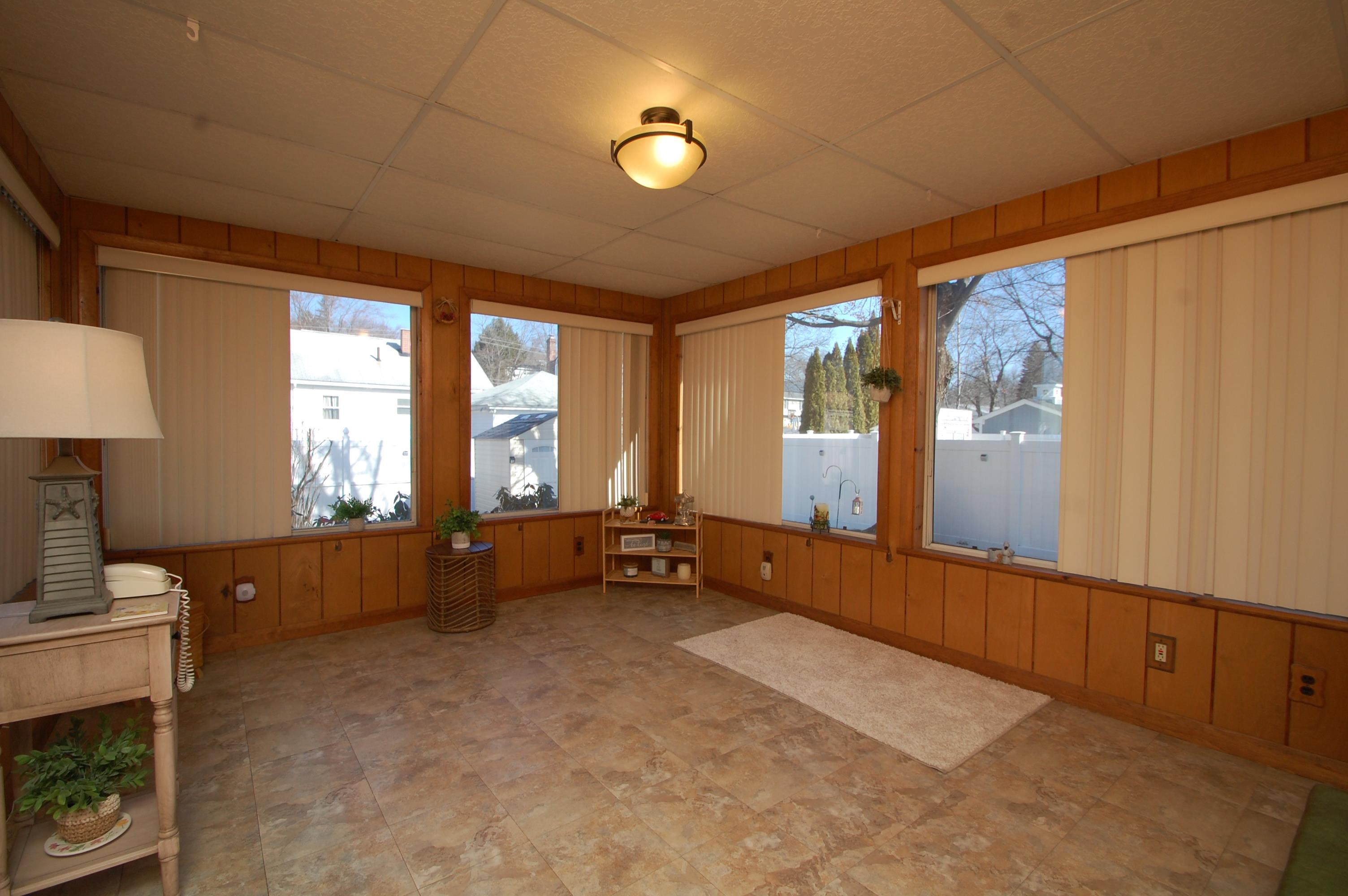 56 Columbia Road Manchester, NH 03103 - Photo 12 of 14