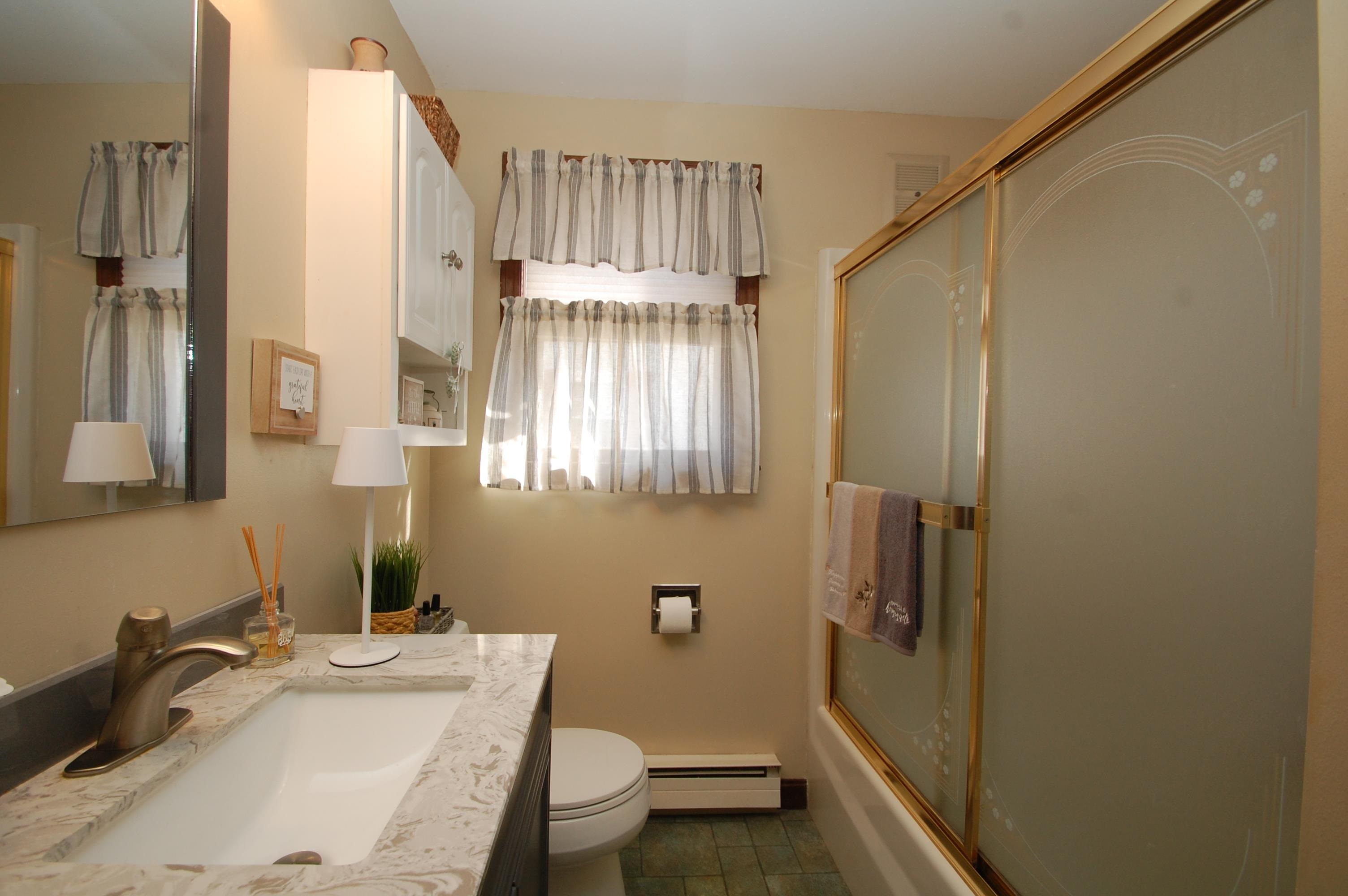 56 Columbia Road Manchester, NH 03103 - Photo 10 of 14