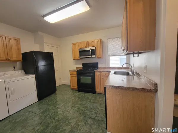 $1,900 | 67 Woodside Street, Unit 1, Stamford, CT 06902