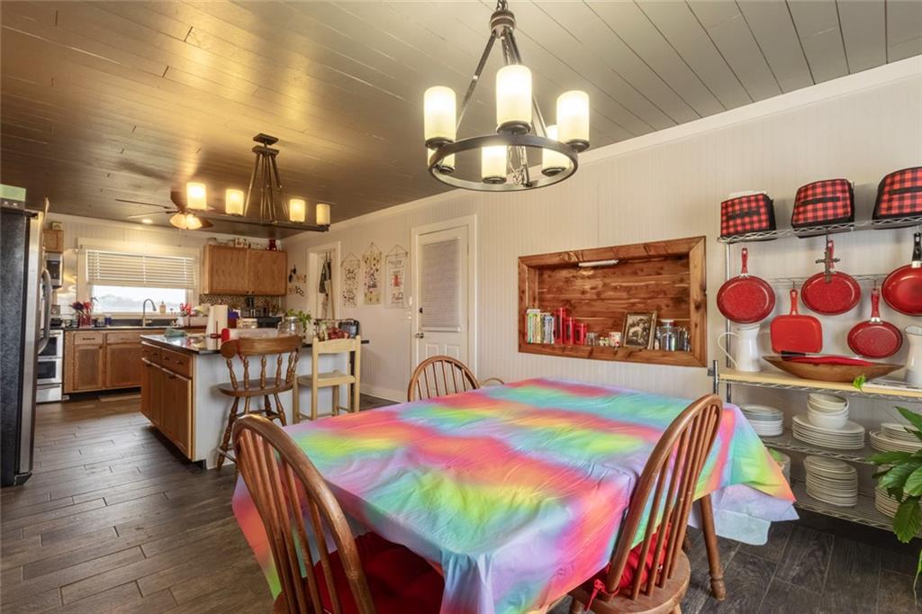 160 Highway 320 Carnesville, GA 30521 - Photo 41 of 68 a view of a dining room with furniture
