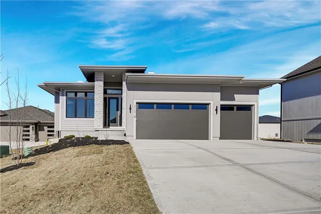 $849,950 | 22164 West 94th Terrace, Lenexa, KS 66220