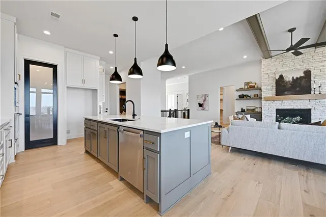 $849,950 | 22164 West 94th Terrace, Lenexa, KS 66220