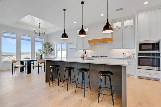 $849,950 | 22164 West 94th Terrace, Lenexa, KS 66220