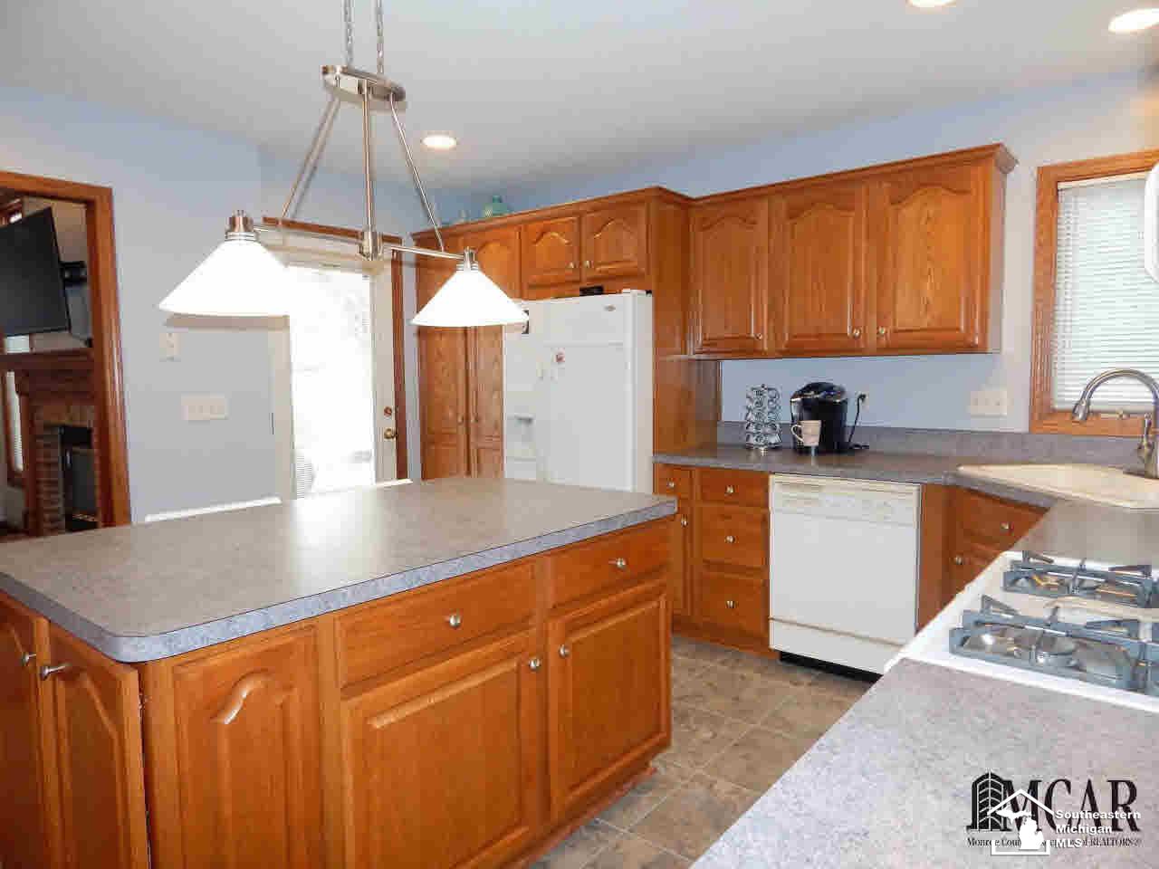 1756 Linzden Place Temperance, MI 48182 - Photo 6 of 22 Island with Storage