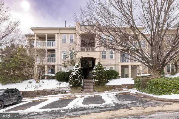 $2,300 | 1025 Gardenview Loop, Unit 301, Woodbridge, VA 22191