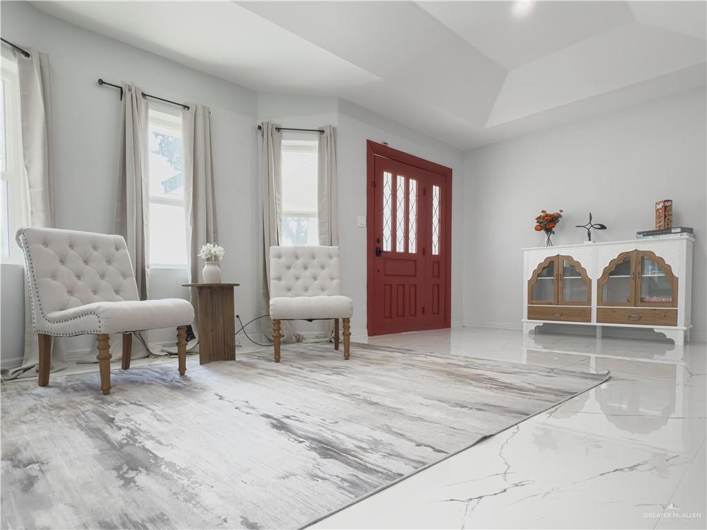 801 Ray Street Donna, TX 78537 - Photo 5 of 27 a view of a livingroom with furniture and windows