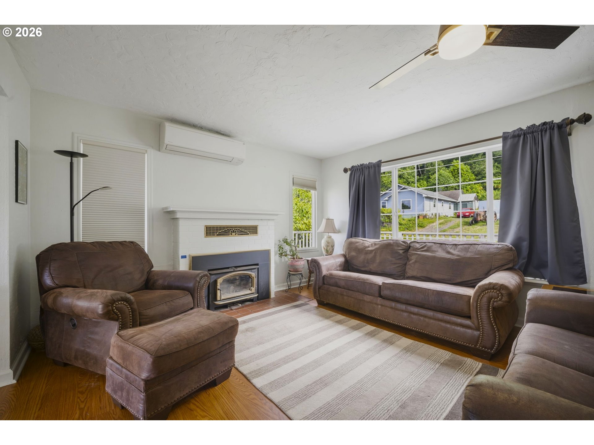 525 Elm Avenue Reedsport, OR 97467 - Photo 5 of 32