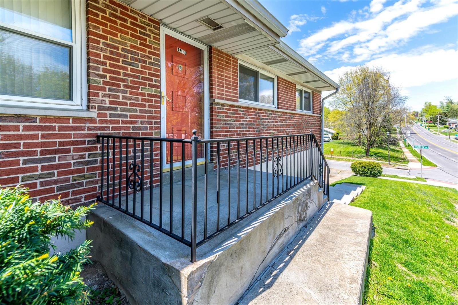 1815 North Hanley Road St. Louis, MO 63114 - Photo 2 of 30 Gallery Image 2