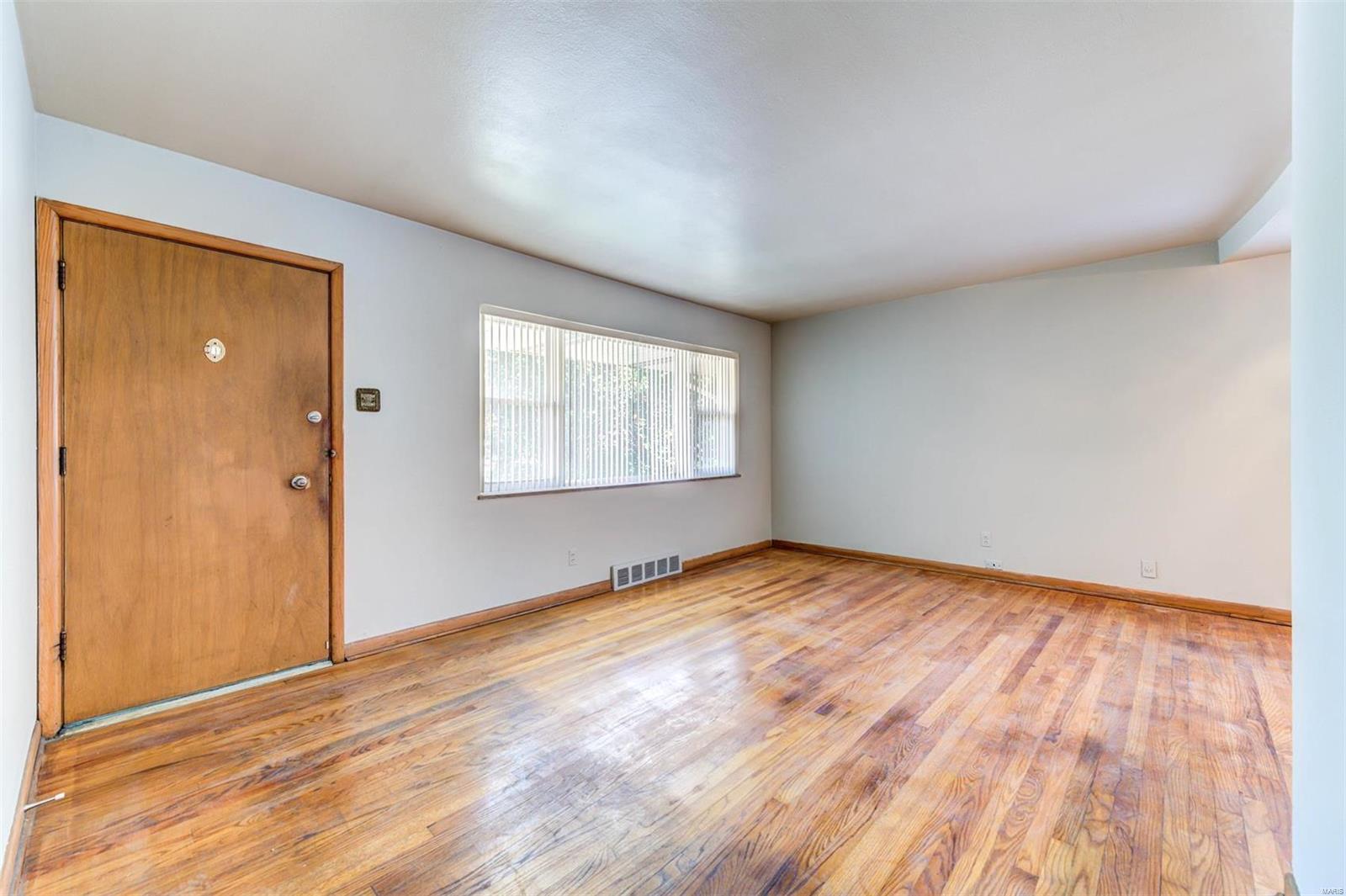 1815 North Hanley Road St. Louis, MO 63114 - Photo 3 of 30 Gallery Image 3