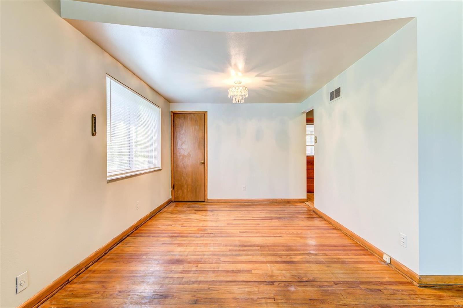 1815 North Hanley Road St. Louis, MO 63114 - Photo 6 of 30 Gallery Image 6