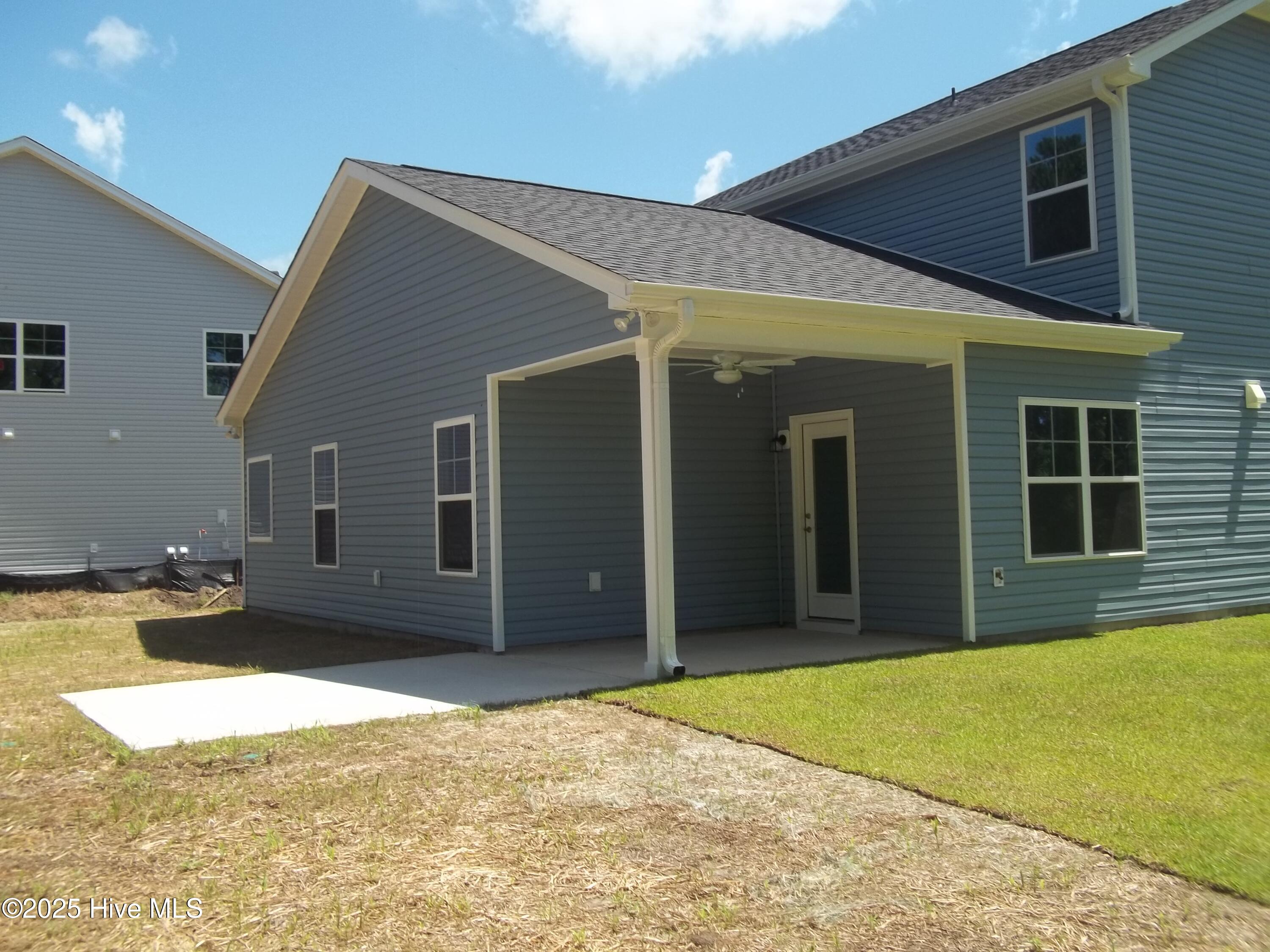 151 Portico Court Hampstead, NC 28443 - Photo 10 of 49 100_6423