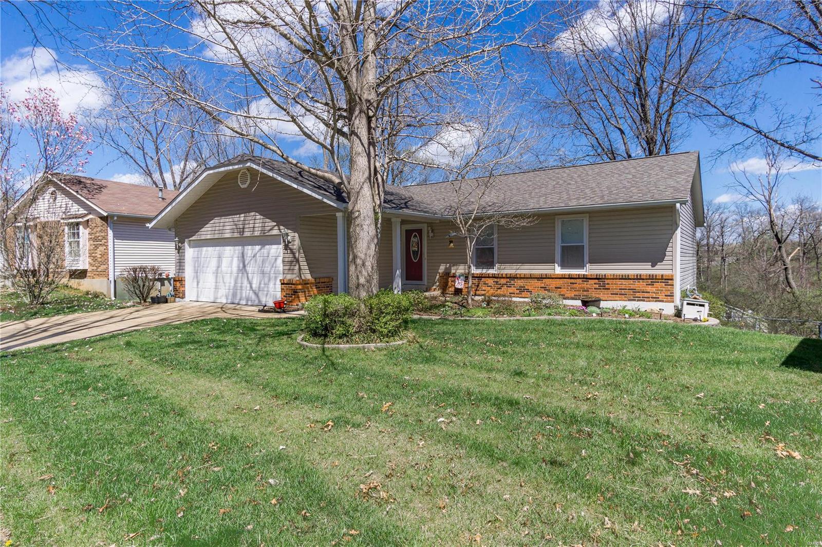 529 Red Bridge Court Ballwin, MO 63021 - Photo 2 of 24 Gallery Image 2