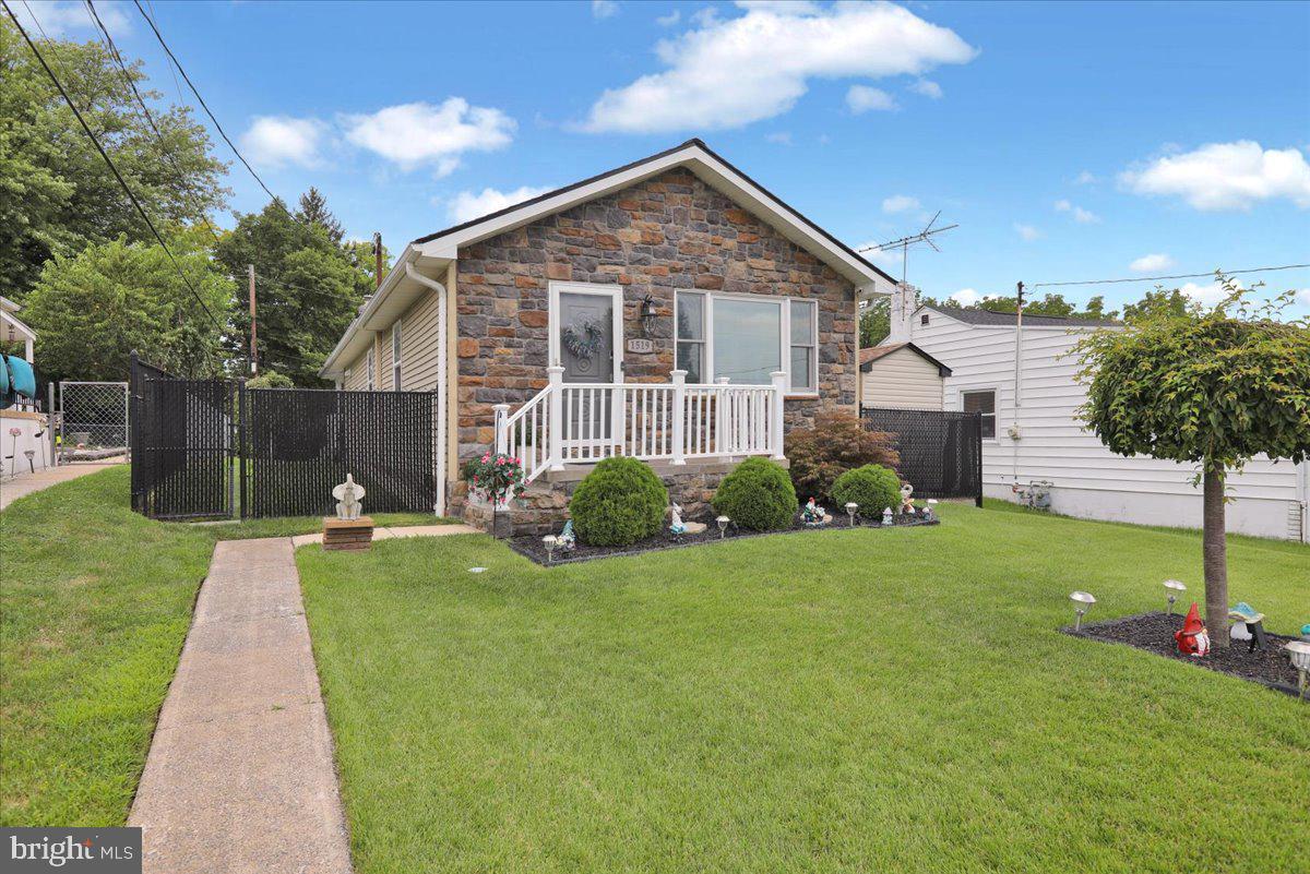 1519 Ridge Avenue Reading, PA 19607 - Photo 2 of 32