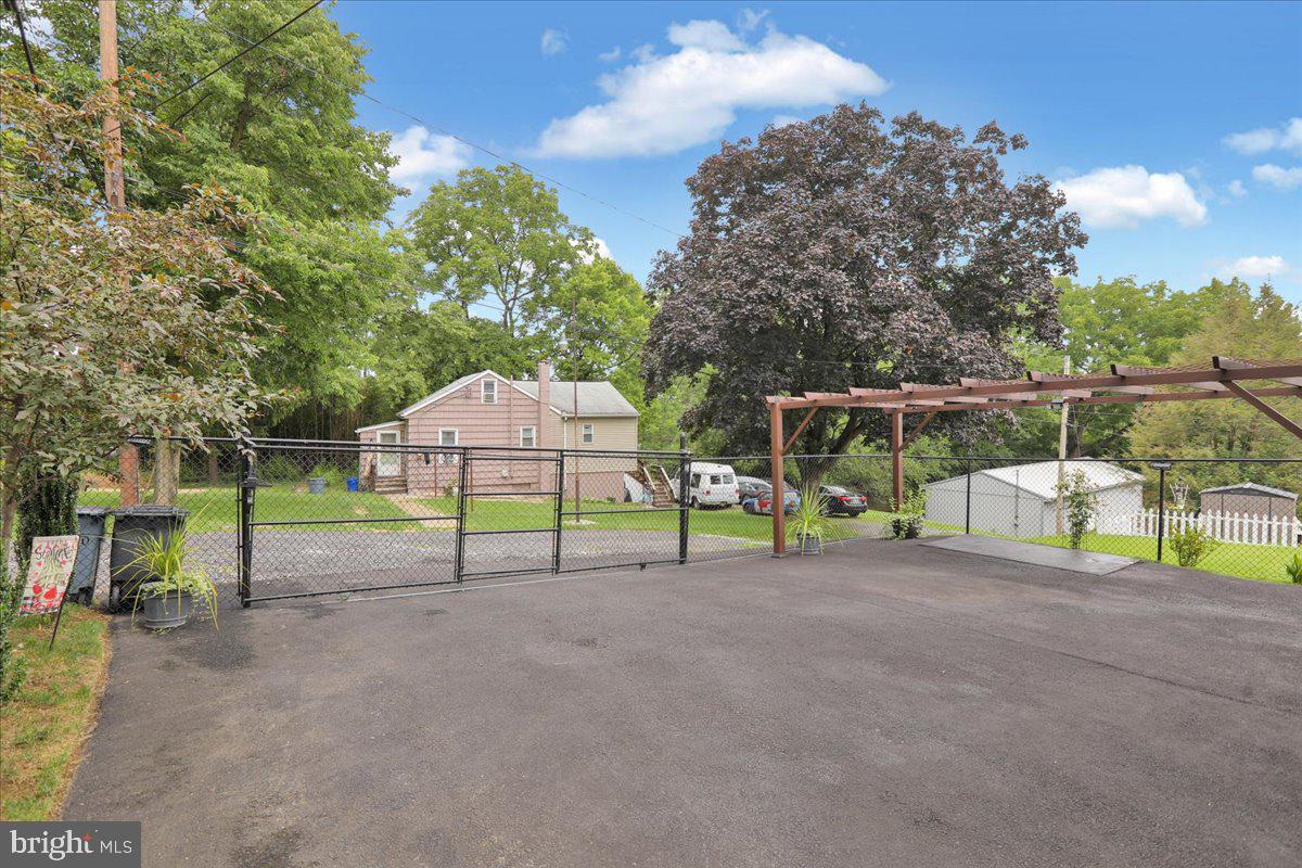 1519 Ridge Avenue Reading, PA 19607 - Photo 23 of 32