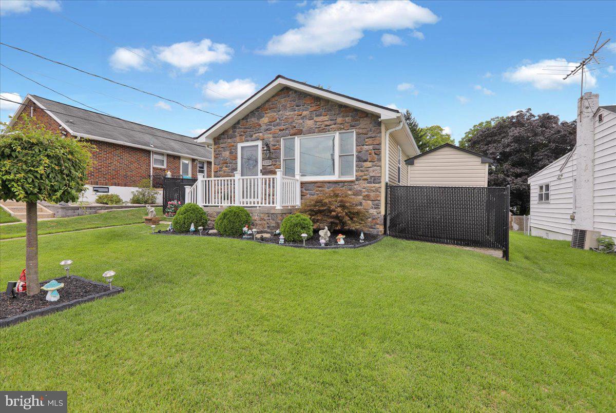 1519 Ridge Avenue Reading, PA 19607 - Photo 3 of 32