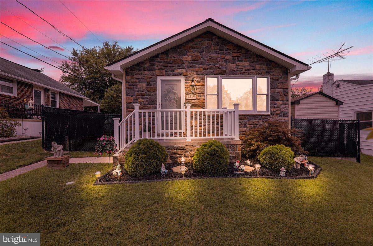 1519 Ridge Avenue Reading, PA 19607 - Photo 4 of 32