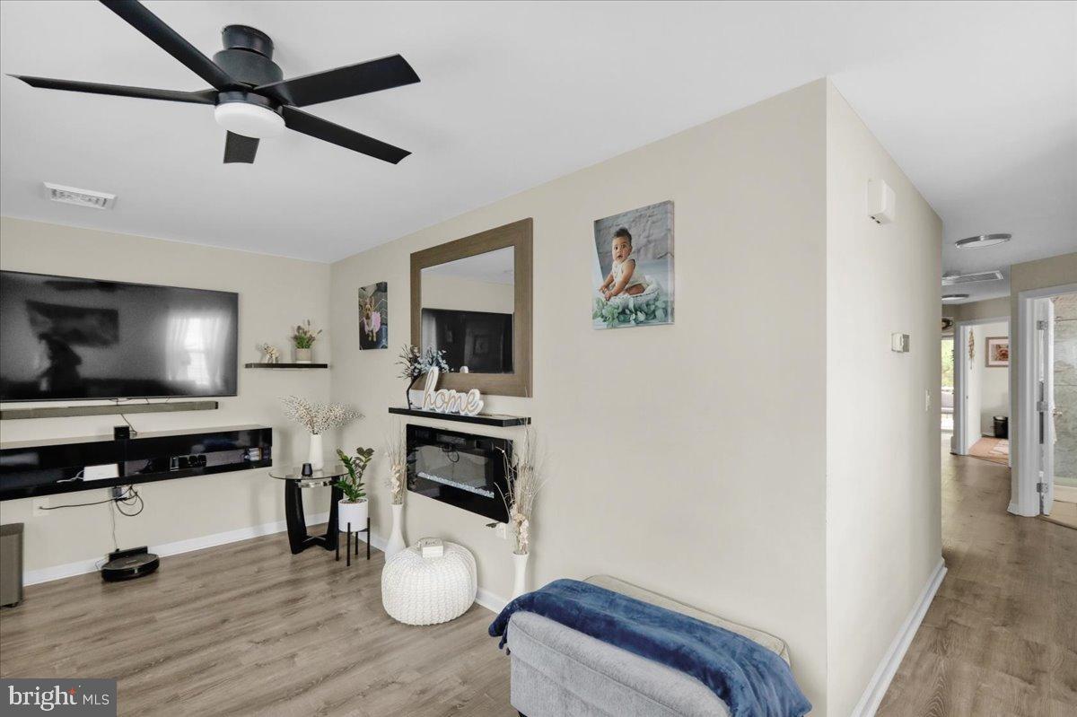 1519 Ridge Avenue Reading, PA 19607 - Photo 7 of 32