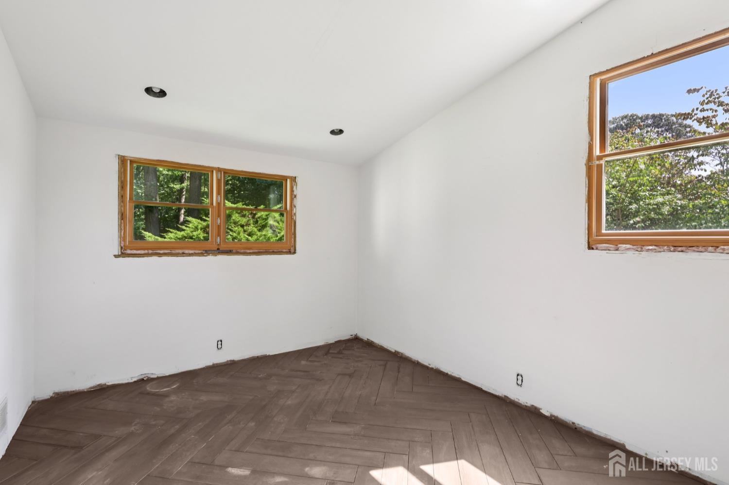 21 Windsor Lane Colonia, NJ 07067 - Photo 11 of 18 a view of room with window