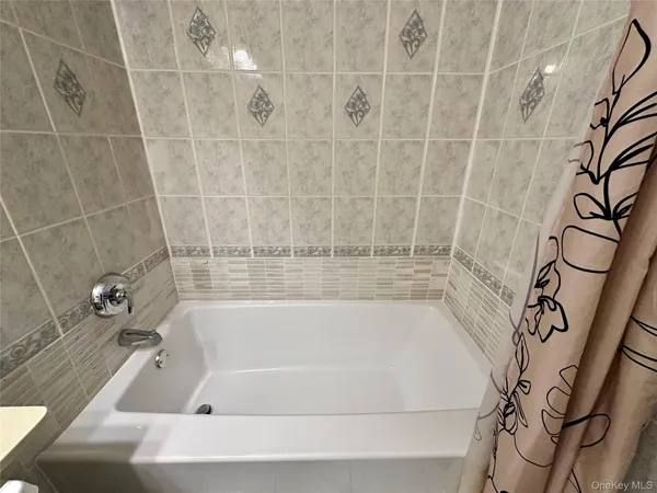 $2,400 | 25 Lexington Hills Road, Unit 7, Harriman, NY 10926