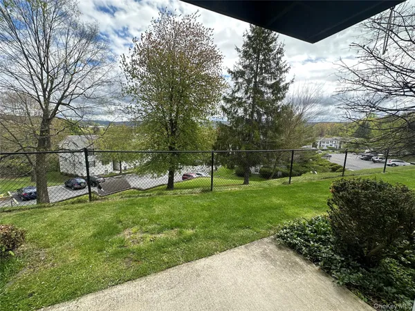 $2,400 | 25 Lexington Hills Road, Unit 7, Harriman, NY 10926