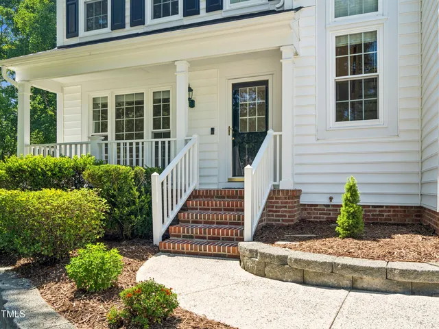 $735,000 | 104 Pellinore Court, Cary, NC 27513