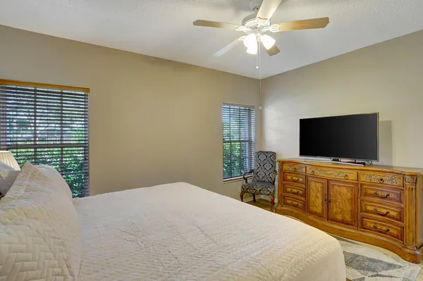 $2,500 | 10769 Pelican Drive, Wellington, FL 33414