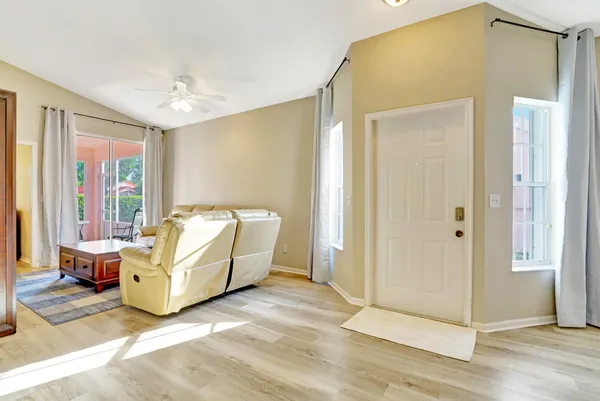 $2,500 | 10769 Pelican Drive, Wellington, FL 33414