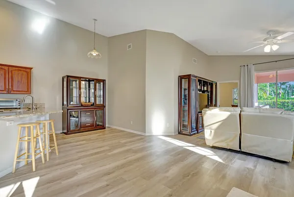 $2,500 | 10769 Pelican Drive, Wellington, FL 33414