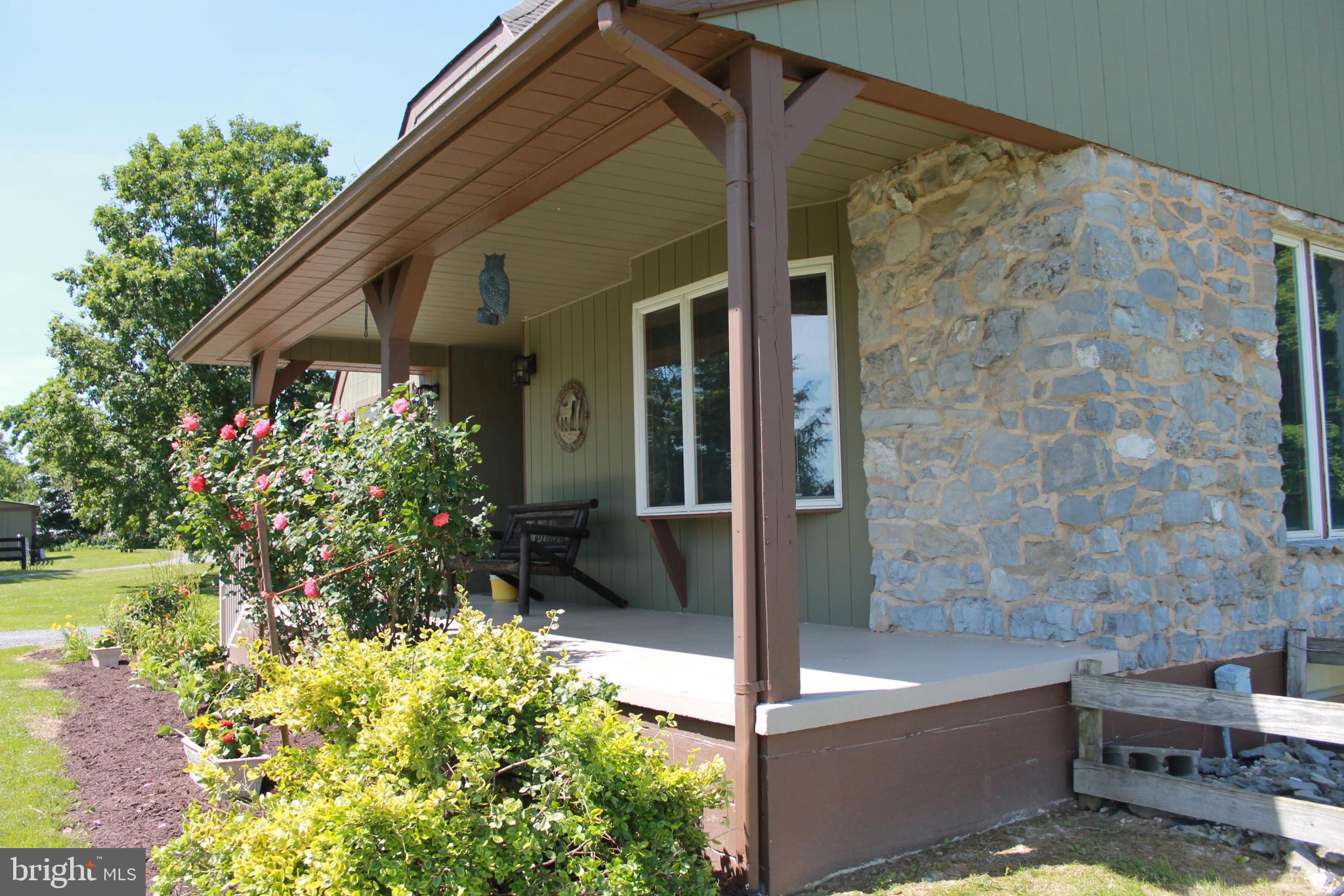 1615 Pleasant View Road Mount Jackson, VA 22842 - Photo 12 of 131 Front Porch