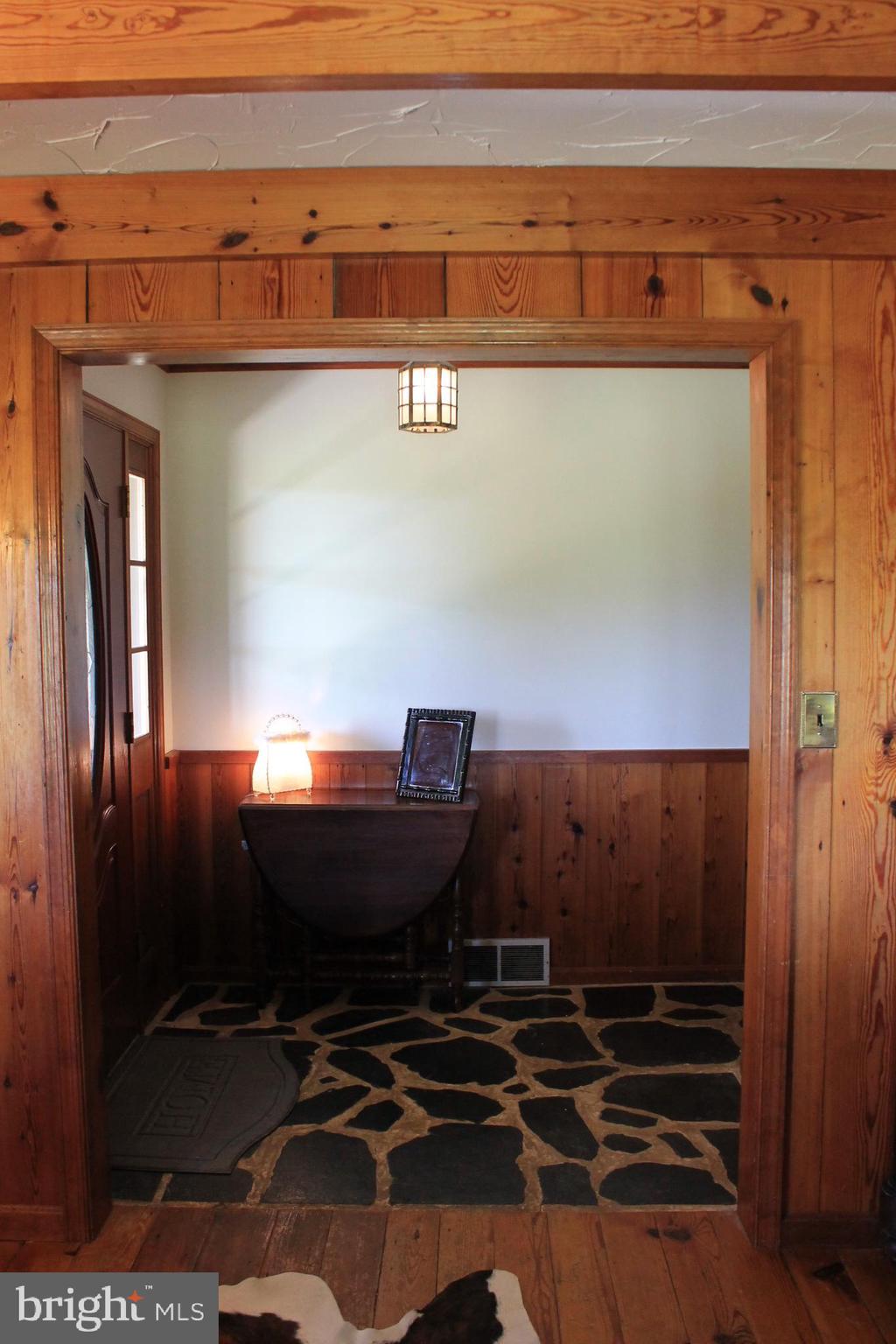 1615 Pleasant View Road Mount Jackson, VA 22842 - Photo 22 of 131 Entryway