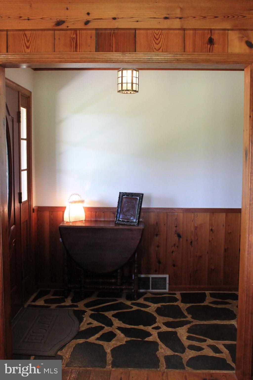 1615 Pleasant View Road Mount Jackson, VA 22842 - Photo 23 of 131 Entryway