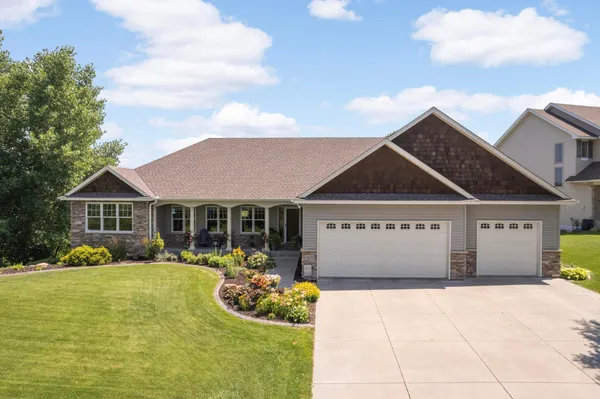 $825,000 | 14275 Geneva Avenue North, Hugo, MN 55038