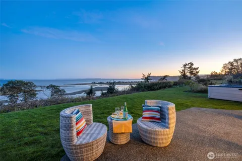 $1,450,000 | 2368 Soundview Drive, Langley, WA 98260