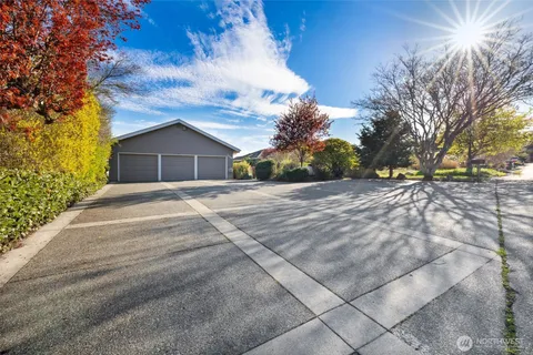 $1,450,000 | 2368 Soundview Drive, Langley, WA 98260
