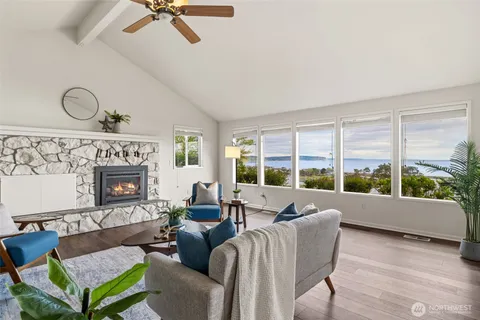 $1,450,000 | 2368 Soundview Drive, Langley, WA 98260