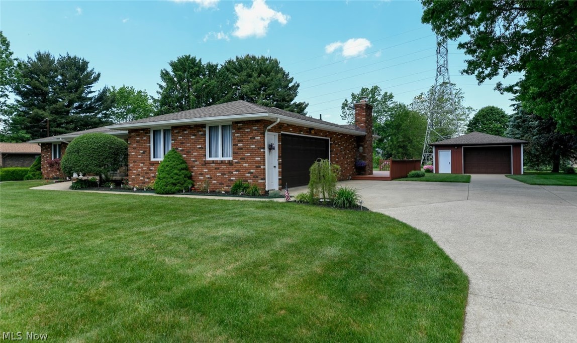 3515 Rustic Lane Uniontown, OH 44685 - Photo 2 of 35 Gallery Image 2
