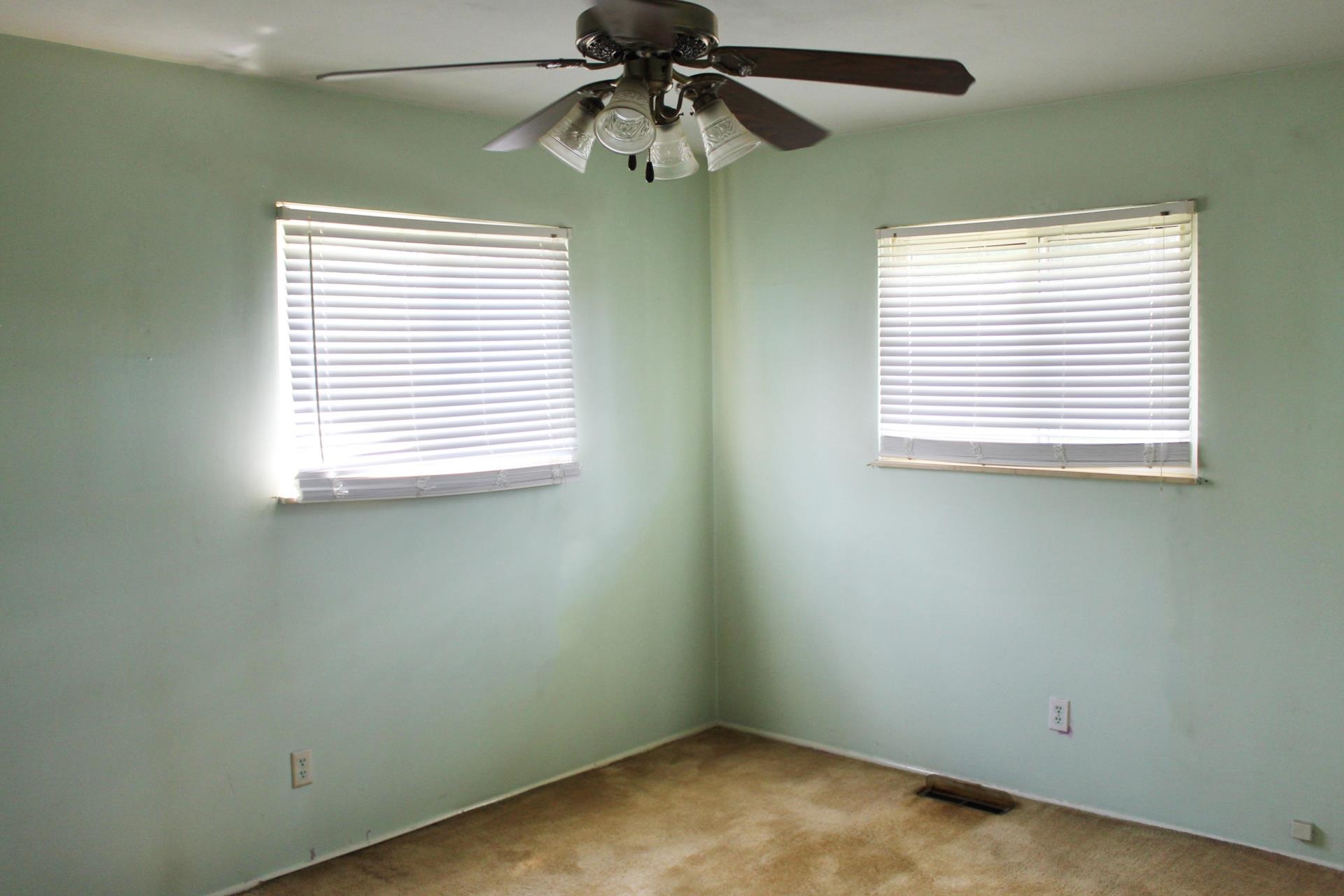 3561 Ridgecliffe Drive Flint, MI 48532 - Photo 8 of 19 50148332-3dcdc03c-f2f6-467e-9dd3-9eb702e77a31.JPG
