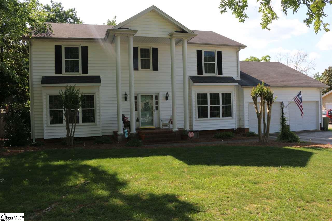 108 Pigeon Point Greenville, SC 29607 - Photo 2 of 29 Gallery Image 2