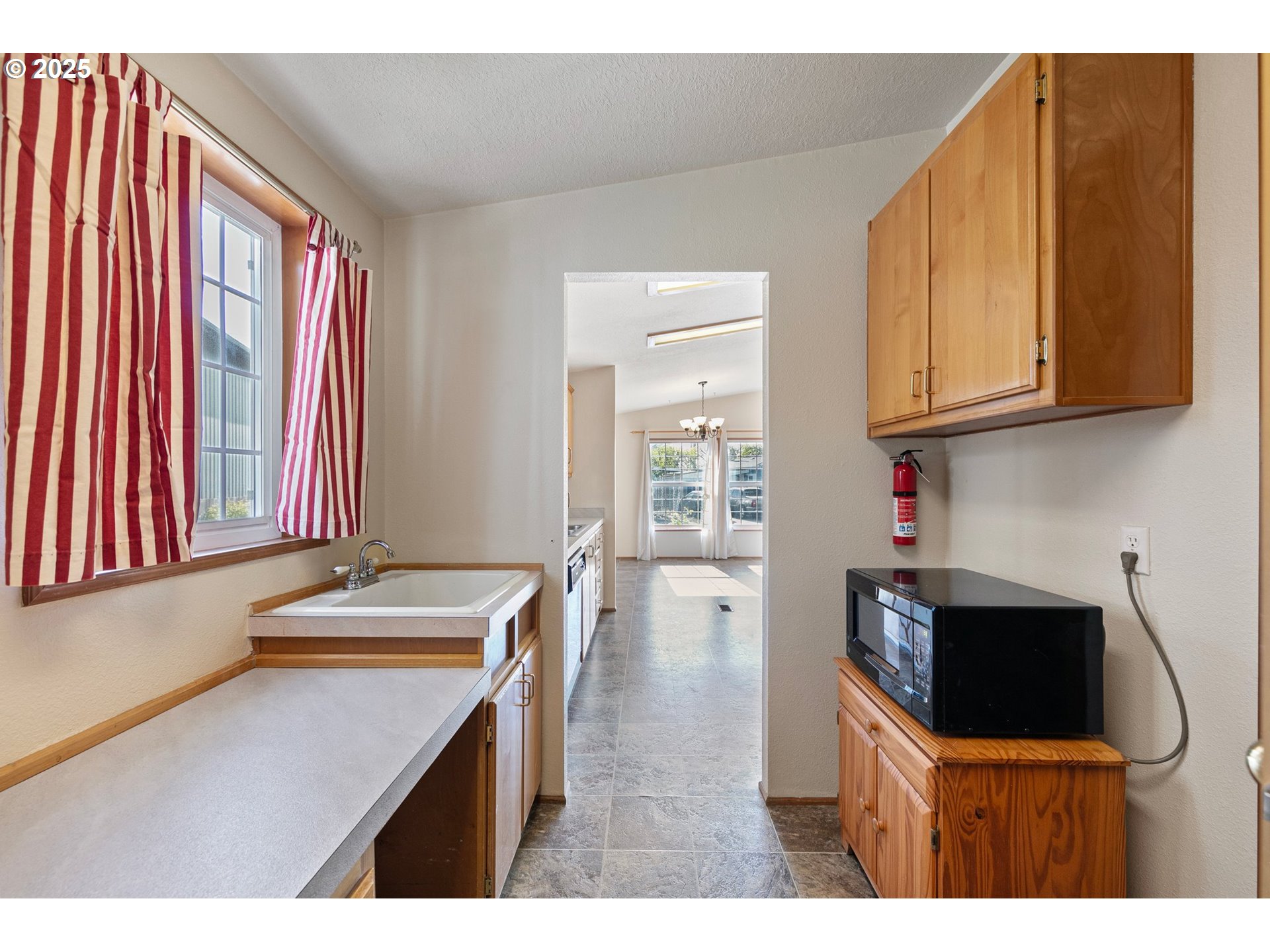 2150 Laura Street, Unit 213 Springfield, OR 97477 - Photo 16 of 43 Laundry