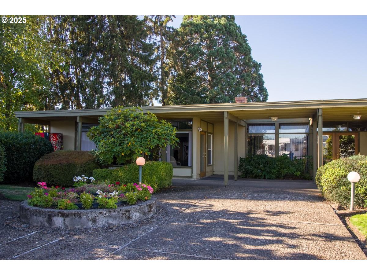 2150 Laura Street, Unit 213 Springfield, OR 97477 - Photo 35 of 43