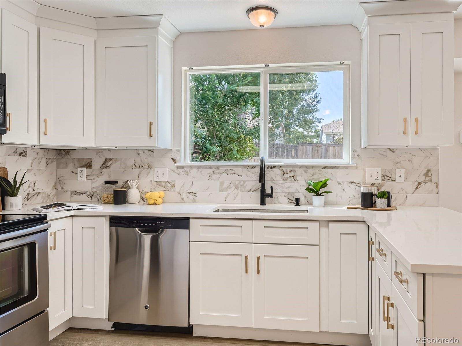 9573 South Castle Ridge Circle Highlands Ranch, CO 80129 - Photo 10 of 24