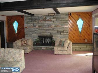 14 Ivory Rock Road Levittown, PA 19057 - Photo 2 of 8 Gallery Image 2