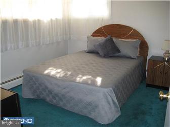 14 Ivory Rock Road Levittown, PA 19057 - Photo 6 of 8 Gallery Image 6