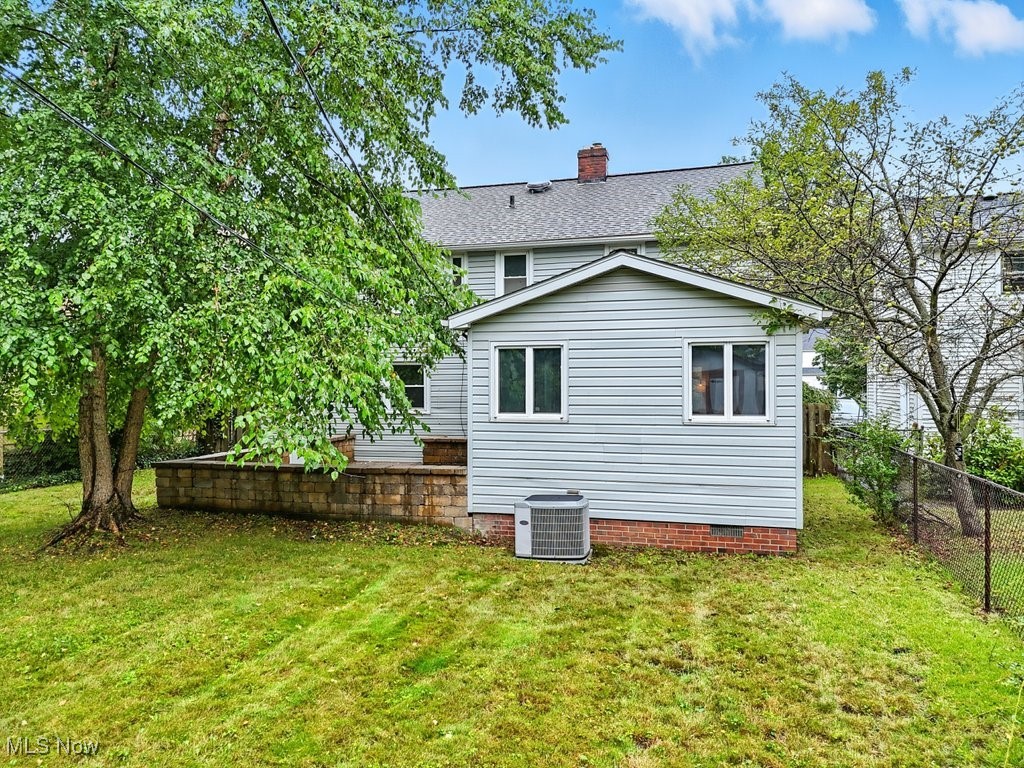 1233 Brainard Road Lyndhurst, OH 44124 - Photo 31 of 33